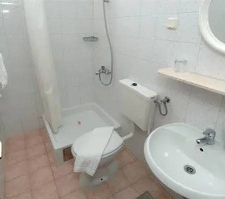 بيت ضيافة Konalic 3*